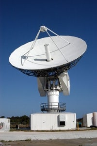 /p/l/t/C_band_Radar_dish_Antenna.jpg