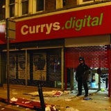 /g/q/m/curryslooted160.jpg