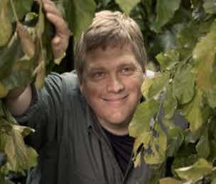 Ray Mears Go Compare