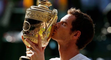 AndyMurrayKiss-Person-2013_460