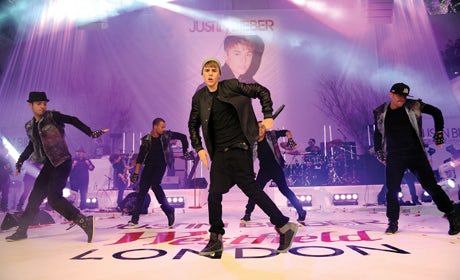 justin-beiber-westfield-2013-460