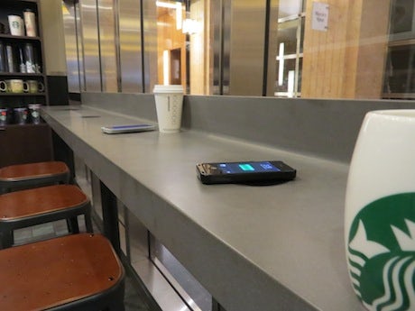 StarbucksWirelessCharging-Product-2014_460