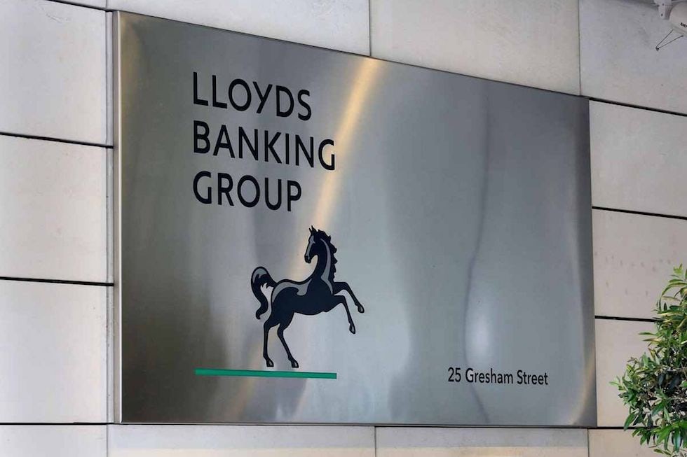 Lloyds Banking Group is to close 200 of its Lloyds and Bank of Scotland branches as it digitises business.