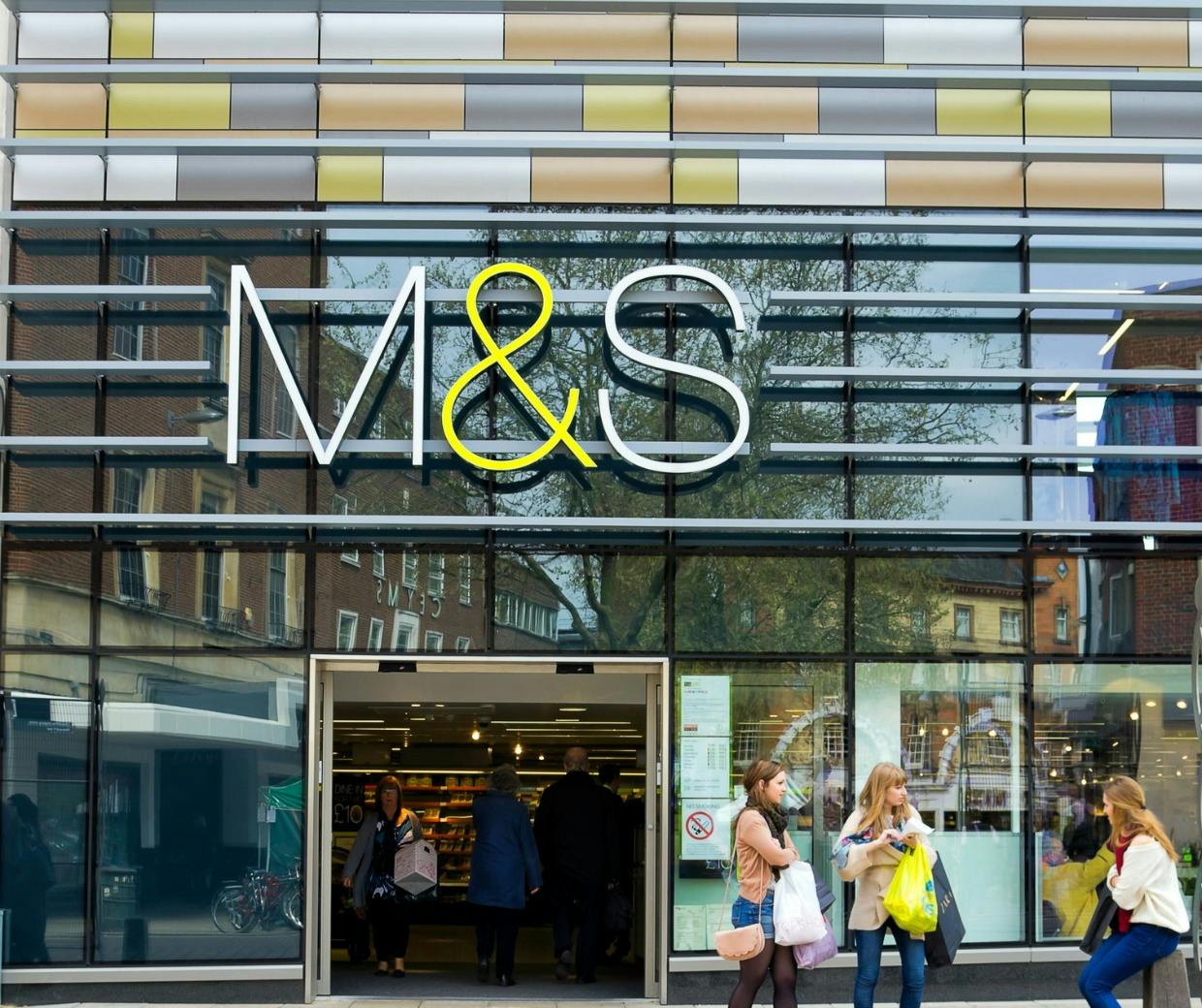marks and spencer marketing mix