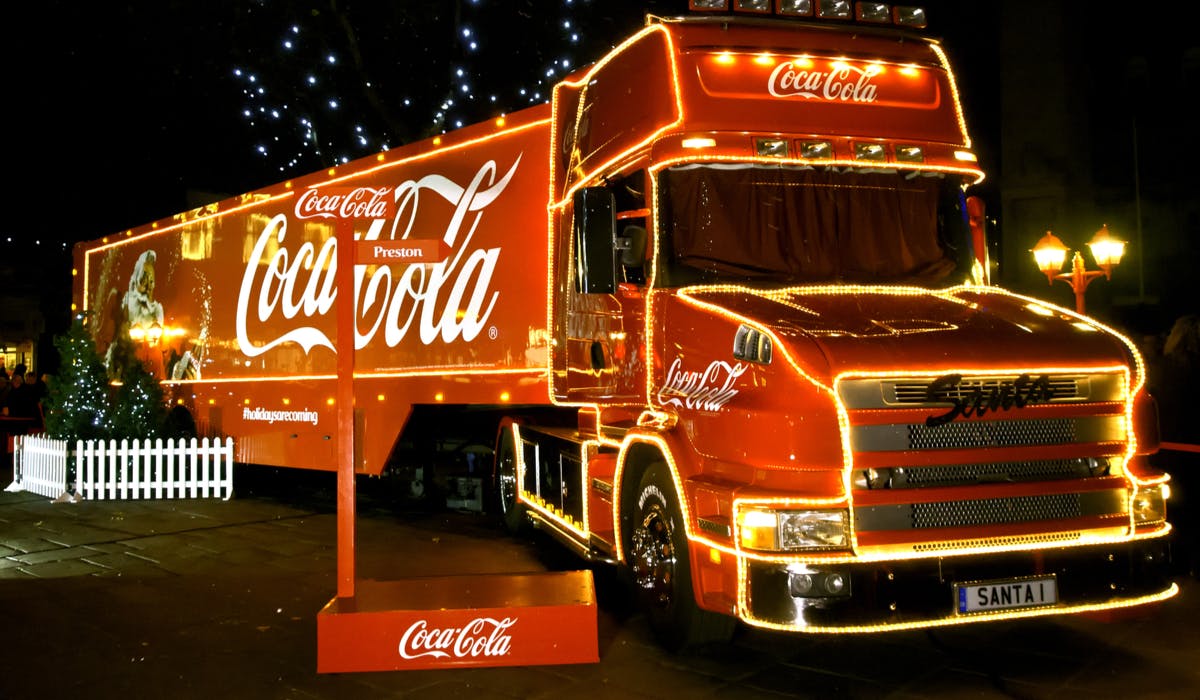 coca cola christmas ad campaign