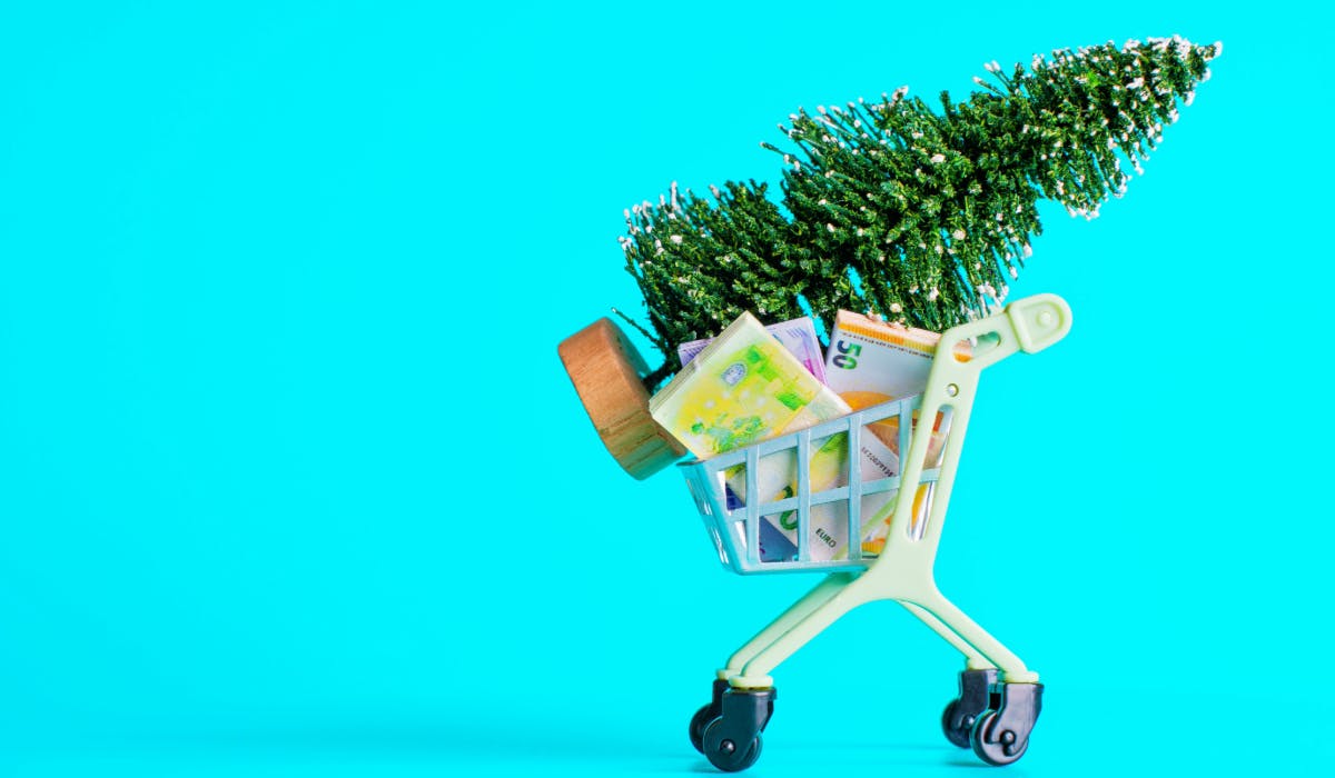 UK Ad Spend Set to Surge 7.3% to £12bn This Festive Quarter